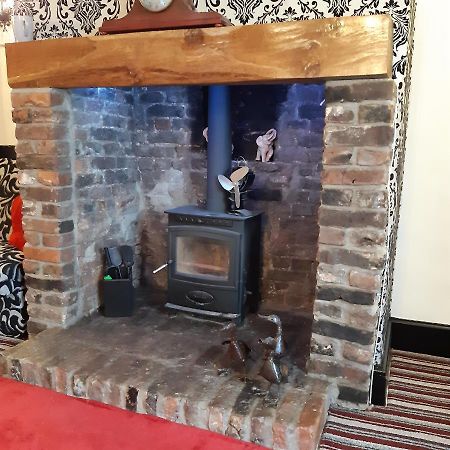 The Saracens Head Old Lounge Apartment Skegness Bagian luar foto